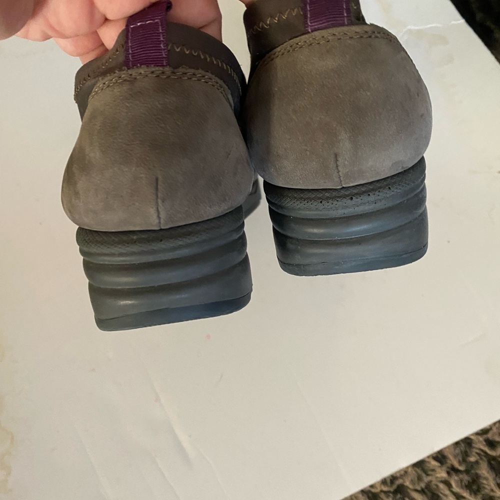 Aerosoles Shoes Women 9.5 Gray Loafer Purple Trim Man Made Leather Upper - Picture 5 of 8